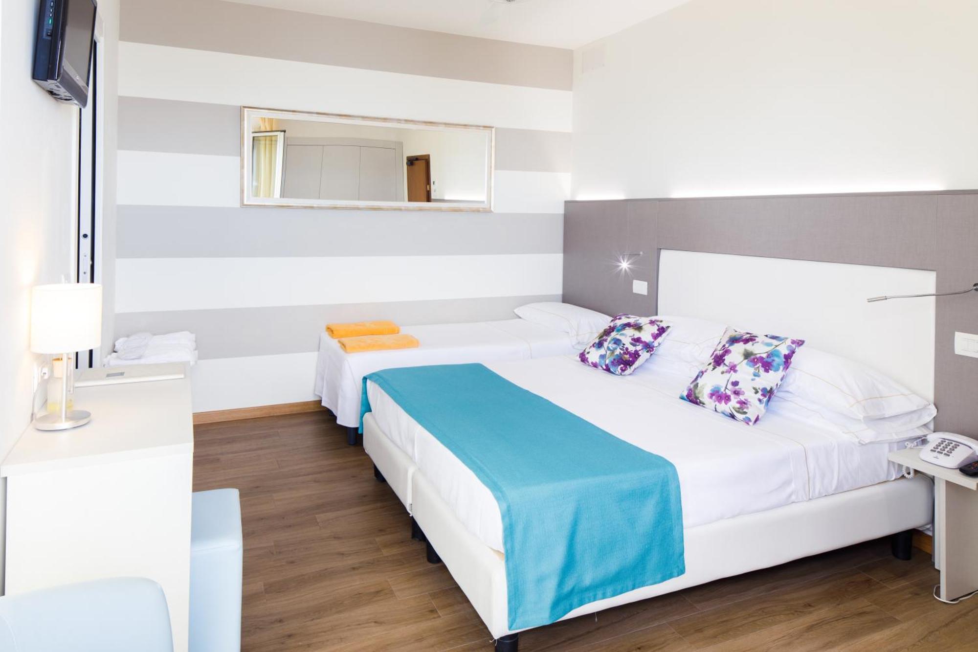 Una Hotels Imperial Beach Hotel Marotta Eksteriør billede