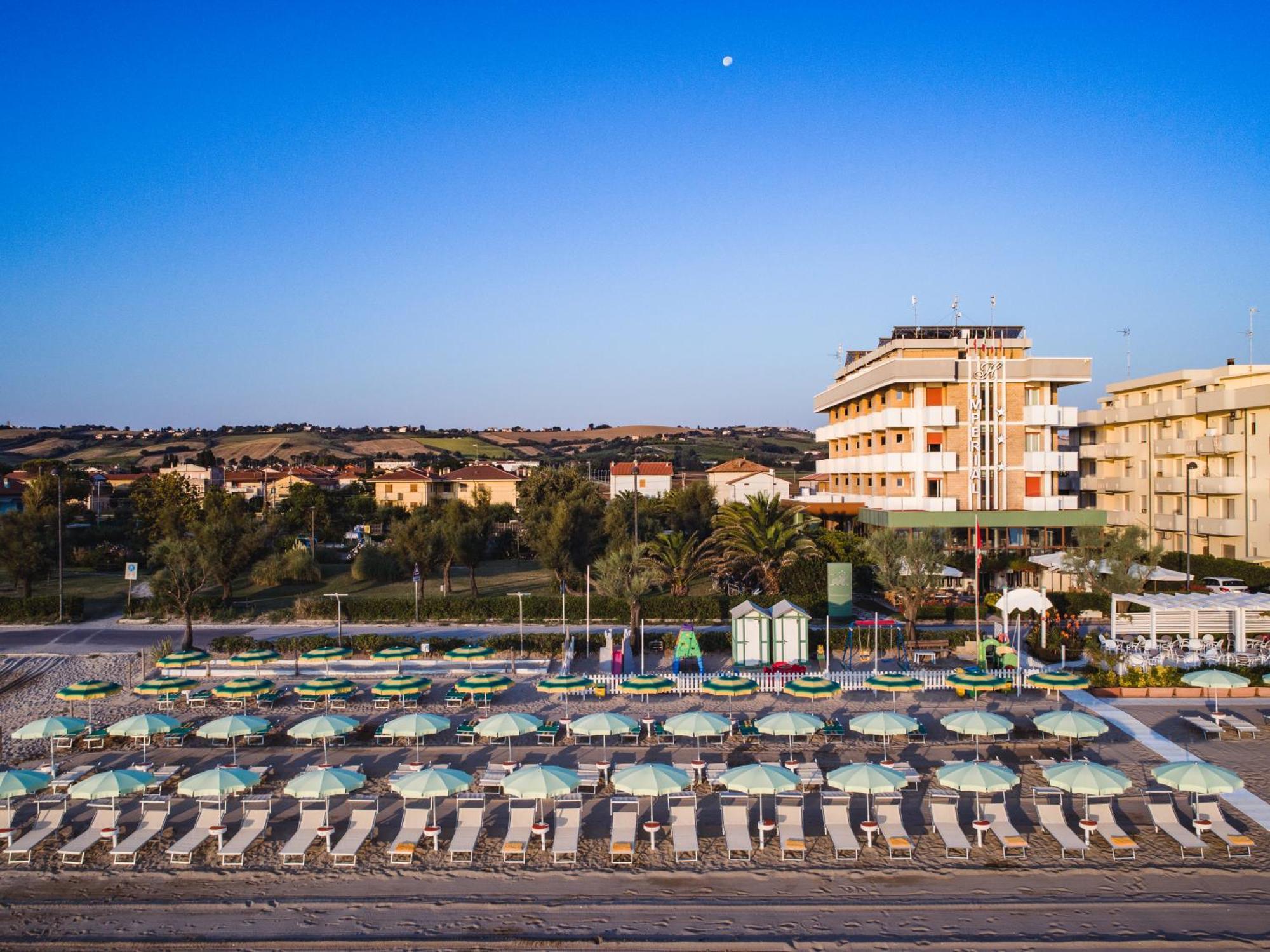 Una Hotels Imperial Beach Hotel Marotta Eksteriør billede