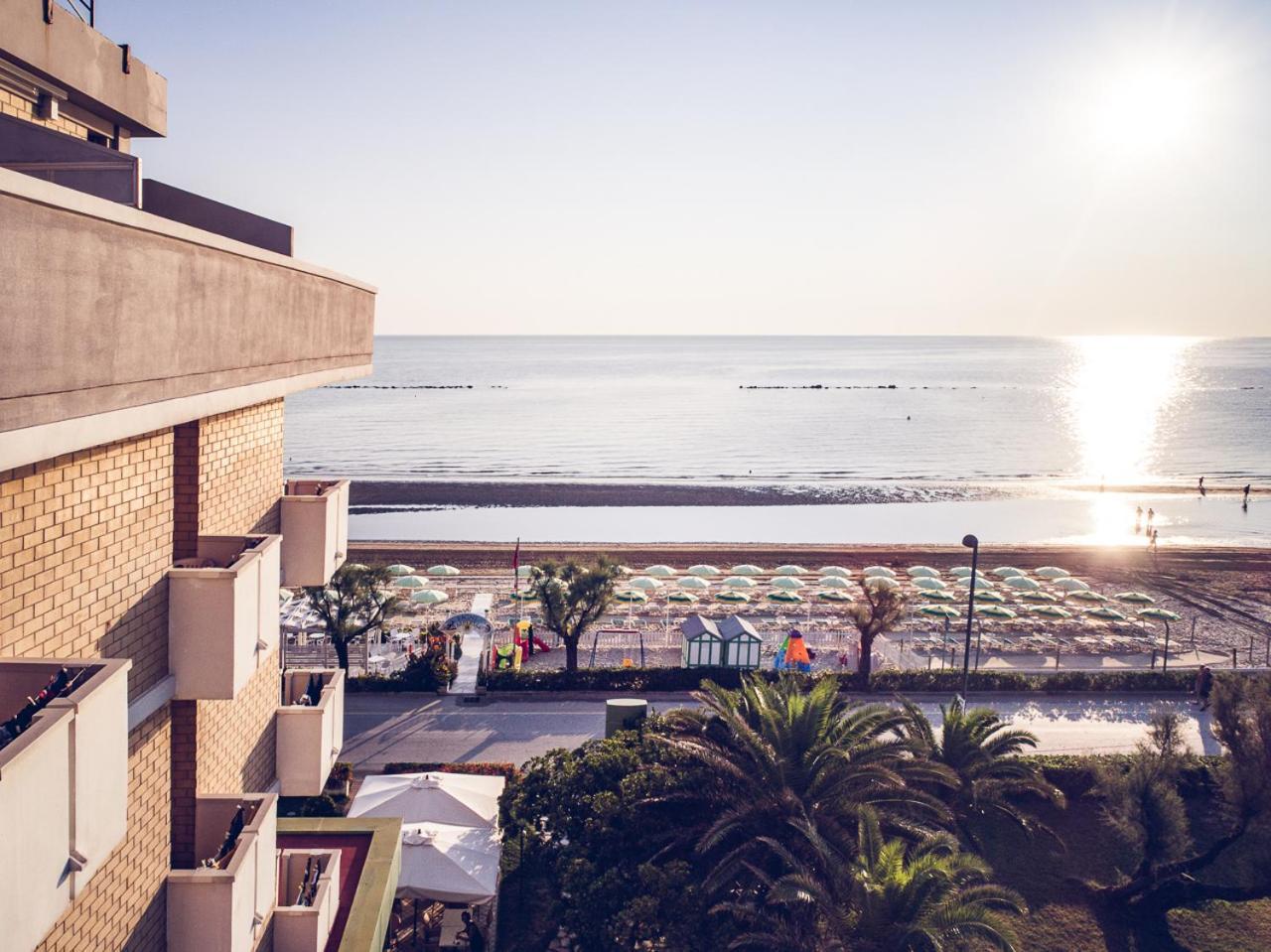Una Hotels Imperial Beach Hotel Marotta Eksteriør billede
