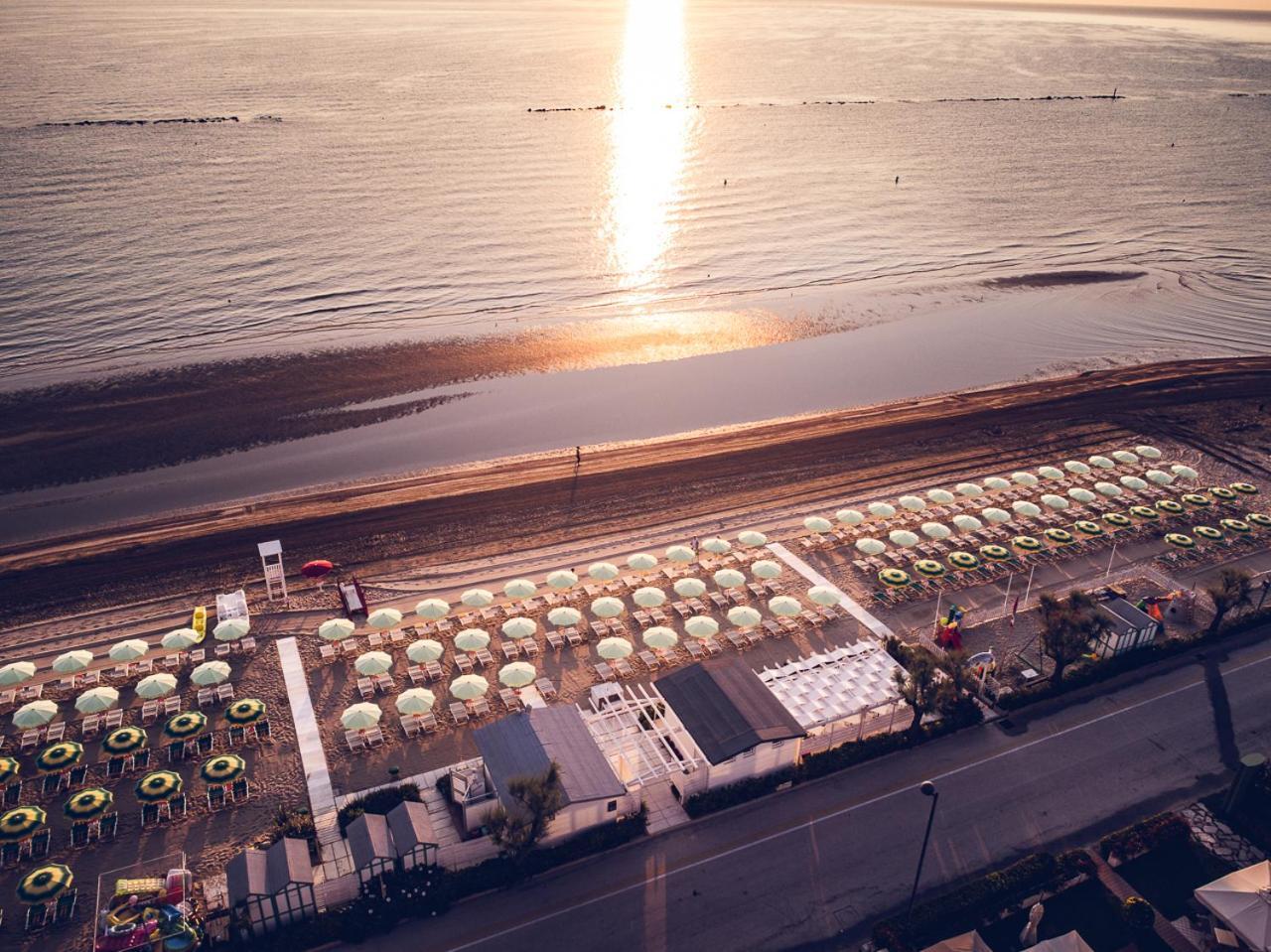 Una Hotels Imperial Beach Hotel Marotta Eksteriør billede