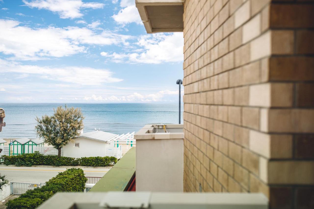 Una Hotels Imperial Beach Hotel Marotta Eksteriør billede