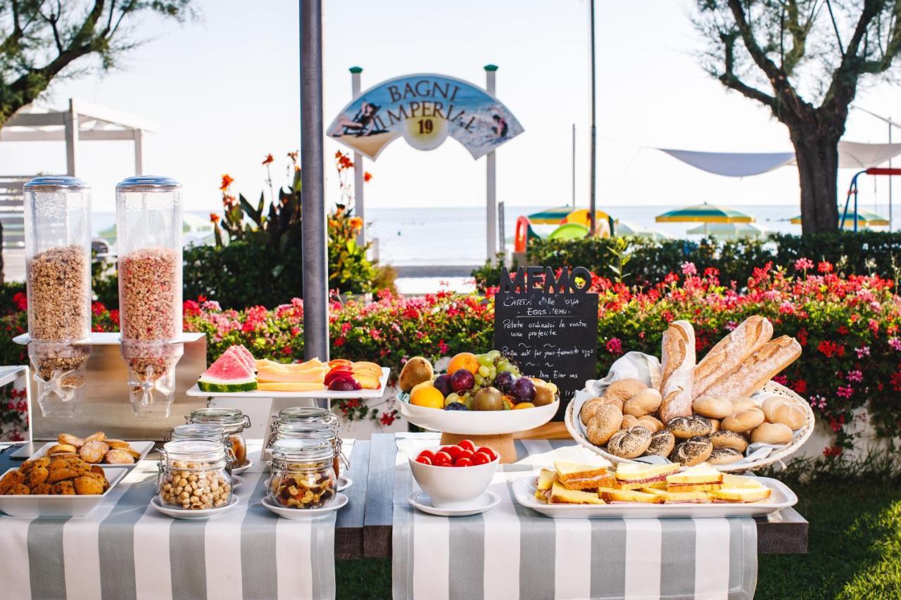 Una Hotels Imperial Beach Hotel Marotta Eksteriør billede