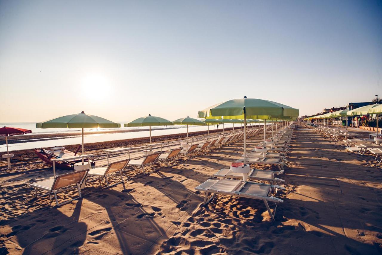 Una Hotels Imperial Beach Hotel Marotta Eksteriør billede